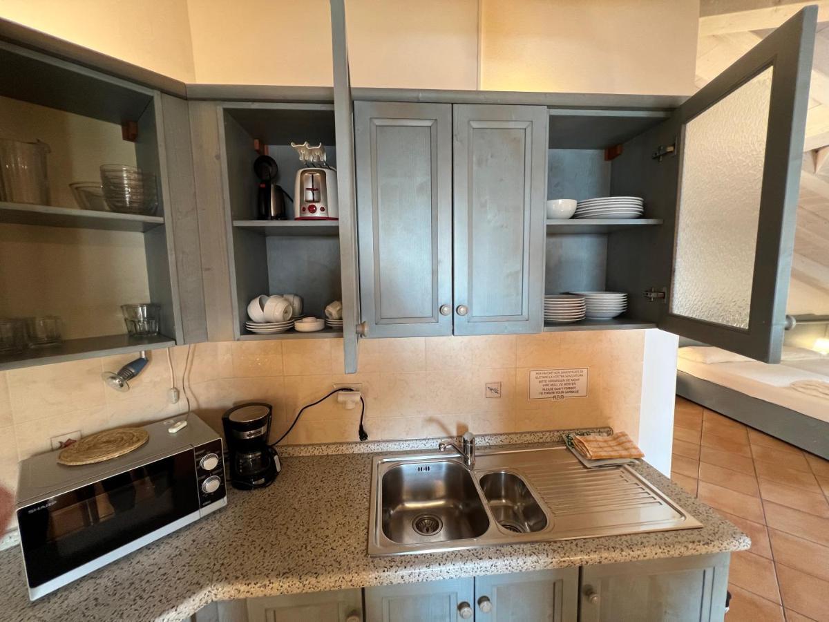 Studio Apartments Baia Azzurra 7 Torbole Sul Garda Екстер'єр фото