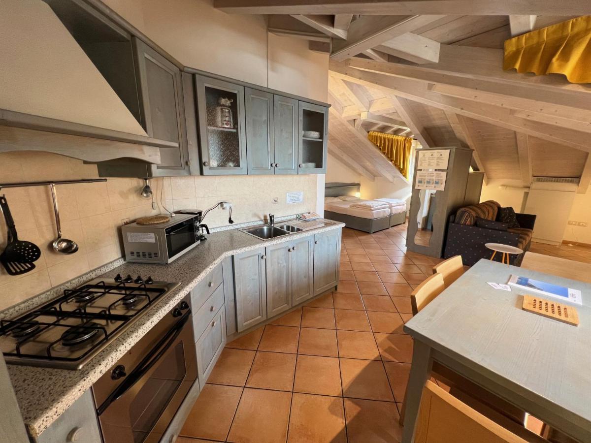 Studio Apartments Baia Azzurra 7 Torbole Sul Garda Екстер'єр фото